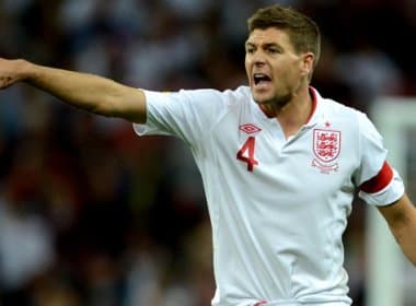 Após 14 anos, Gerrard diz adeus à seleção inglesa