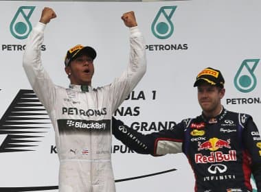 Hamilton vence em Cingapura e vira líder na Fórmula 1