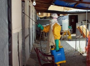 OMS diz que casos de ebola na Libéria estão diminuindo