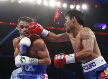 Manny Pacquiao arrasa norte-americano e desafia Floyd Mayweather