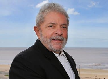 Lula exalta importância de movimentos sociais em entrega de moradias