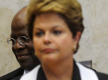 No Twitter, Barbosa critica Dilma por consulta ao MP