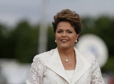 Dilma embarca para base Naval de Aratu, onde passará carnaval