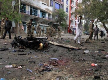 Ataque suicida mata ao menos 30 pessoas e fere 80 no Afeganistão