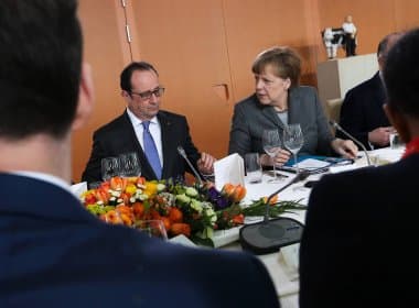 Merkel e Hollande convocam reunião de cúpula da zona do euro para terça-feira