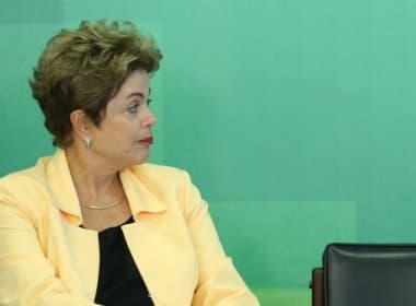 Dilma evita falar sobre pedido de impeachment apresentado por Hélio Bicudo