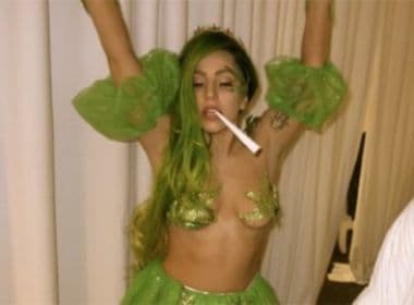 Lady Gaga se fantasia de maconha para Halloween
