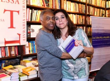 Gilberto Gil lança livro e é prestigiado por Marisa Orth