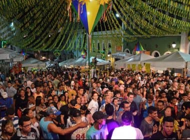 Baianos e turistas curtem mais de 100 atrações no São João do Pelô