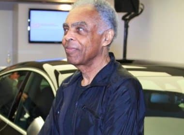 Gilberto Gil desiste de coletiva de imprensa e colunista detona o cantor 