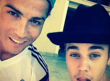 Justin Bieber tieta Cristiano Ronaldo e posta foto no Instagram
