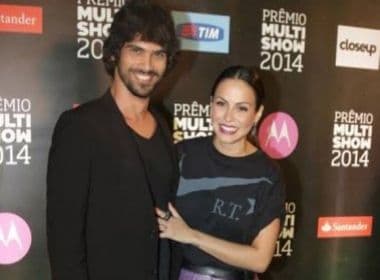 Assessoria de Alinne Rosa confirma romance da cantora com o baixista Rodrigo Fróes