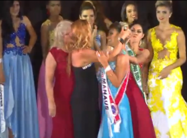 Barraco: vice Miss Amazonas arranca coroa da cabeça da campeã