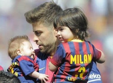 Shakira leva filhos para assistir ao jogo do pai, Gerard Piqué; veja fotos