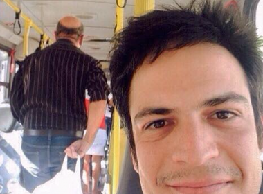 ‘A qualidade do transporte público não melhora’, diz Mateus Solano ao andar de ônibus