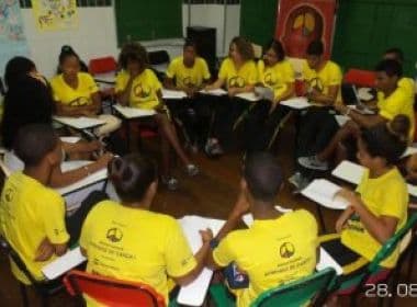 Olodum faz projeto para promover o hábito de leitura entre crianças e reafirmar cultura negra