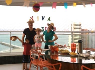 Após shows de São João, Wesley Safadão faz festa particular em casa com mulher e filhos