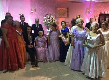 Tomate vira ‘príncipe’ em festa de debutantes para idosas do Abrigo do Salvador