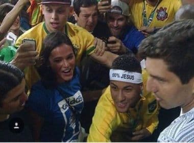 Bruna Marquezine celebra vitória brasileira com Neymar e fãs pedem reconciliação do casal
