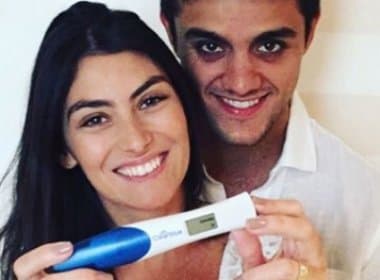Aos 23 anos, o ator Felipe Simas vai ser pai pela segunda vez