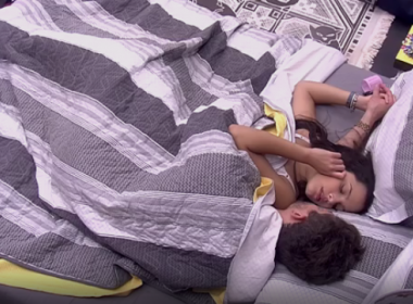 No Big Brother Brasil, Marcos recusa sexo com Emilly: ‘Estou com sono”