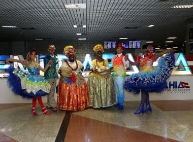 Ao desembarcar em Salvador, Sol Almeida surpreende e dá 'palhinha' no Aeroporto; veja  