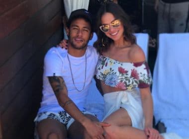 Após fim do namoro, Bruna Marquezine exclui fotos com Neymar das redes sociais