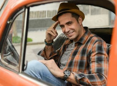Latino vai atuar em filme ‘Duas de Mim’ fazendo um cover dele mesmo