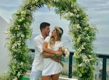 Com cerimônia surpresa até para noivo, Mayra Cardi e Arthur Aguiar se casam