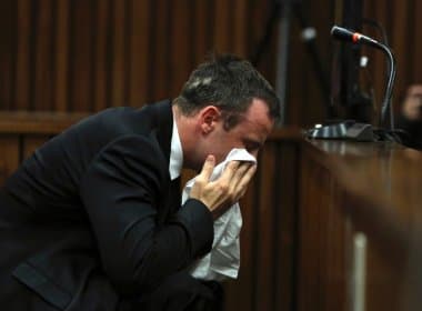 Pistorius recebeu aulas de teatro para julgamento, diz colunista