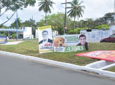 BN flagra placas de candidatos em vias públicas; propaganda só era permitida até sábado 22h de