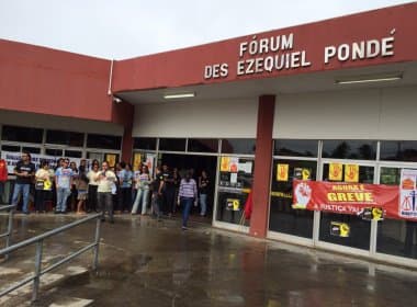 Eserval Rocha cancela inauguração de Juizado em Alagoinhas ao ver protesto de servidores