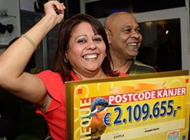 Mulher que ganhou na loteria não precisa dividir fortuna com ex-marido