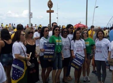 Magistrados participam de ato contra corrupção no Farol da Barra