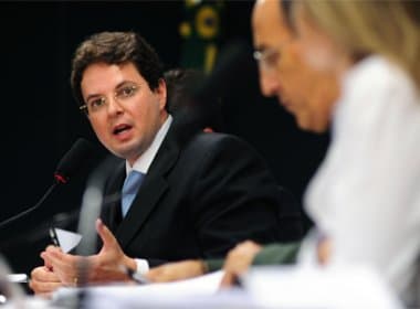 CNJ aposenta Juiz Vitor Bizerra por usar cargo para defender interesses pessoais em Sento Sé