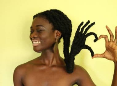 Artista cria esculturas no próprio cabelo e impressiona internautas