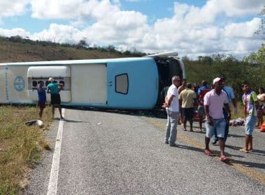 Treze seguem internados de acidente com ônibus de Itaberaba; maioria é de crianças