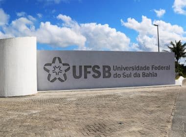 Formados sem diploma: Alunos da UFSB relatam problemas para progressão de curso