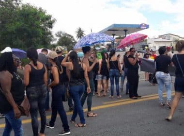 Teofilândia: Professores completam 1 mês de greve e fazem ato contra decreto de prefeito