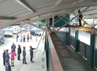 Feira: Bombeiros salvam jovem que ameaçava se jogar de plataforma do BRT