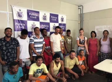 Jequié: Polícia prende 15 acusados de tráfico; suspeitos posam 'aos risos'