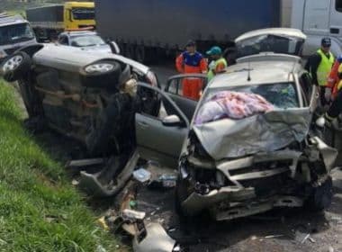 Conquista: Quatro ficam feridos em colisão entre dois carros na BR-116