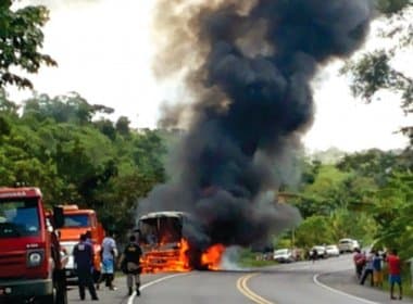 Wenceslau Guimarães: Homem morre e ônibus da Itapemirim pega fogo em trecho da BR-101