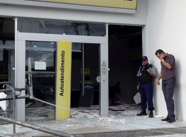 Governador Mangabeira: Quadrilha explode banco e rende vigilante de hospital