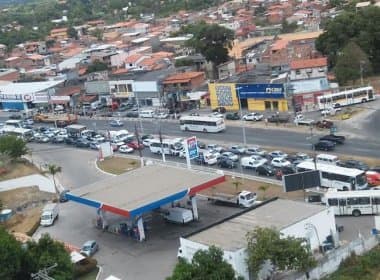 Lauro de Freitas: Moradores bloqueiam pista e exigem segurança