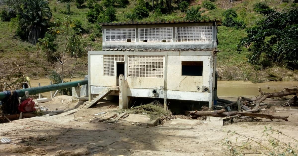 Bairros de Eunápolis ficam sem água após aumento de nível de rio 