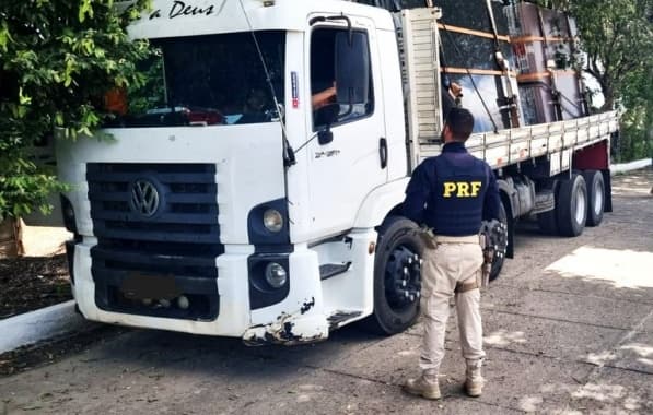 Caminhão transportando chapas de granito sem nota fiscal é retido no extremo sul baiano 