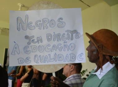 Ativistas quilombolas protestam em Vitória da Conquista por rigor em cotas