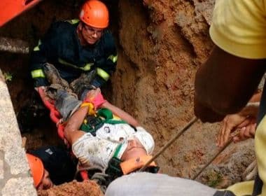 Teixeira de Freitas: Homem cai em cratera de 5 metros