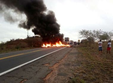 Tucano: Manifestantes bloqueiam BR-116 em protesto contra reforma da previdência